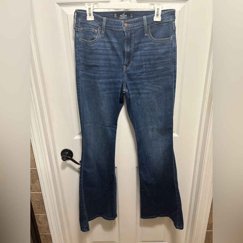 Hollister Co. High-Rise Vintage Flare Jean
